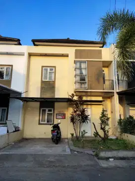 Rumah 2 Lantai 3 Kamar Tidur 2 Kamar Mandi View Pemandangan Gunung