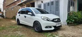 Mobilio Putih 2015 Matic