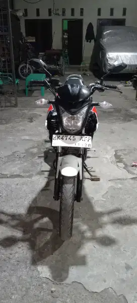 DI JUAL CEPAT HONDA CB 150R OLD STREETFIRE
