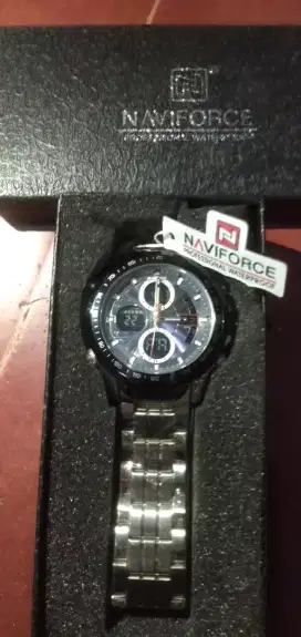 Jam Tangan merek NAVIFORCE