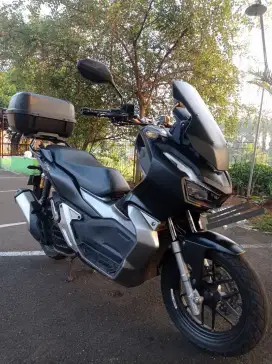 Honda adv 150 + braket givi + box givi