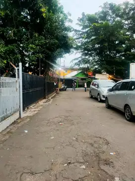 DIJUAL RUMAH BESAR STRATEGIS DENGAN HARGA MURAH