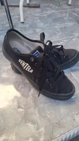 Sepatu vantela uk41