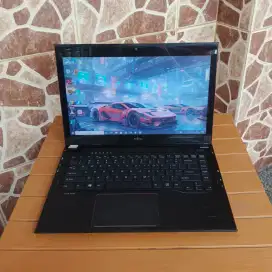 Fujitsu lifebook U-series slim core.i7 gen4 Ram8GB/ssd256GB bogor