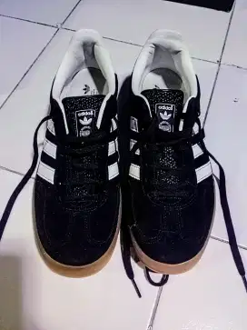 Sepatu Adidas Guzelle