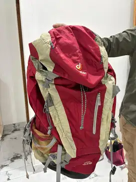 PRELOVED. AS IS. TAS GUNUNG FUTURA VARIO 45 + 10 SL.