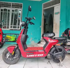 Sepeda Listrik United Salvador 2.0 Bekas