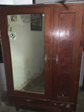 Di Jual Lemari Jati Tua masih Bagus Kuat Dan Kokoh