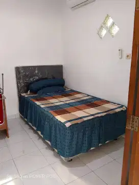 KOST KHUSUS PUTRA PASILITAS LENGKAP TINGGAL BAWA BAJU AJAH..