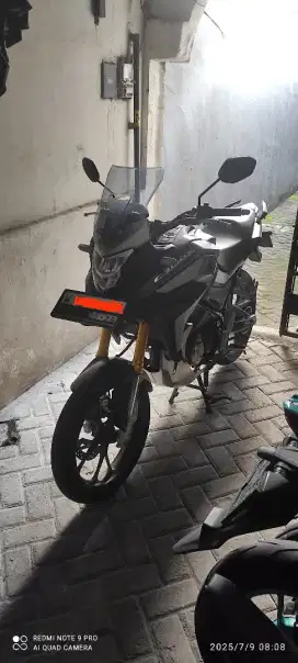 Cb150x istimewa simpanan km. 2 rb perak