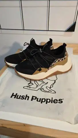 Sepatu hush puppies
