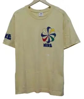 Kaos 80s Nike Pinwheel