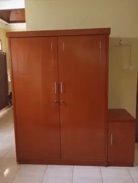 Lemari Pakaian Bahan Jati