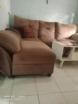 Dijual.kursi sofa mewah kondisi bgs sekali buat di ruang tamu