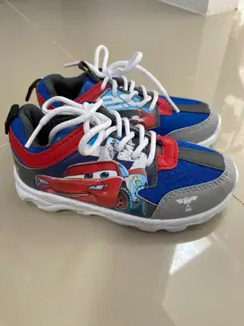 Sepatu anak cars