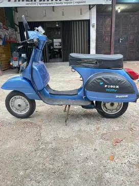 Vespa p150x tahun 1980