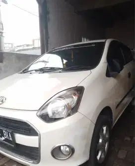 Daihatsu Ayla tipe X bensin MT 1000c th 2016 jual cepat