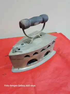 Strika kuningan jadul buat koleksi P.20cmx L.13cm