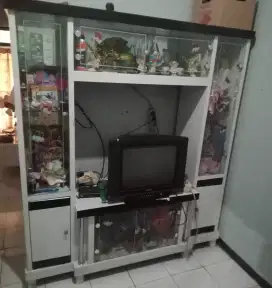 Dijual.lemari hias bgs skali cck buat di ruang tamu