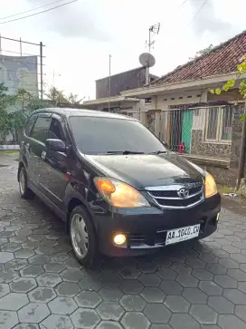 NEW AVANZA 1.3 G VVTI AT 2010
