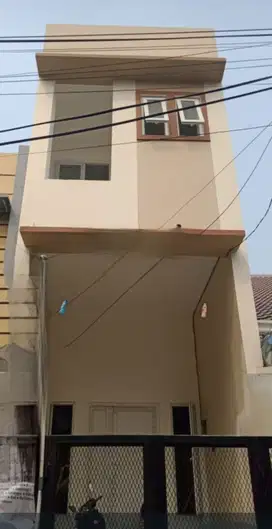 Dijual rumah baru 3 lantai di Makaliwe grogol petamburan jakarta barat