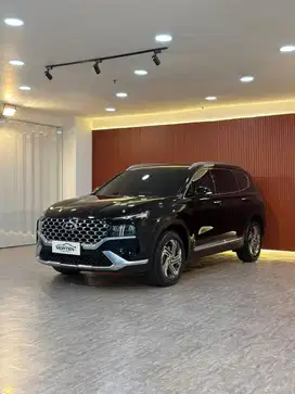 Hyundai Santa Fe 2.2D Signature Tahun 2023 Km 15 Rb