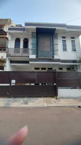 Jual Cepat Rumah Bagus Tinggi Dari Jalan di Sunter Agung