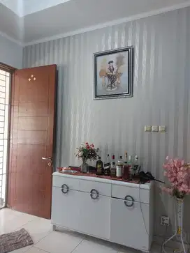 Dijual rumah bagus di Cluster Heliconia Harapan Indah Bekasi Barat