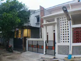 Dijual CEPAT! Rumah Minimalis Sederhana di Taman Kebalen!!