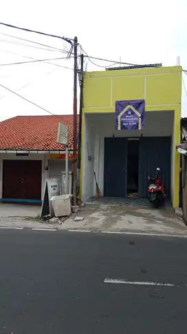 Disewakan Ruko 1 1/2 lantai di jalan utama tanjung barat ps minggu