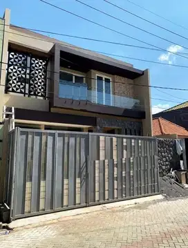Dijual Rumah Baru 2 lantai minimalis Manyar Tirtoasri