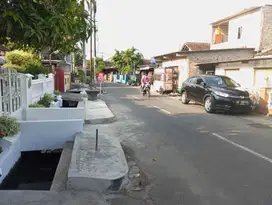 Dijual Tanah Bonus Bangunan Jalan Menteri Supeno Dekat Malioboro