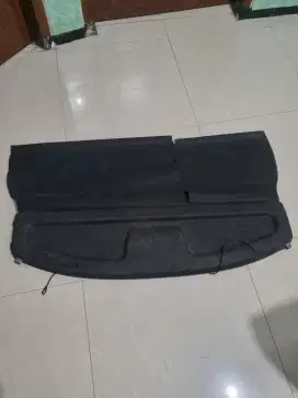 Rak partisi bagasi yaris