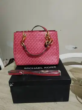 Michael Kors Cynthia Satchel merah