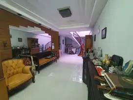 Dijual cepat rumah di BenHill
