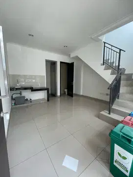 Disewakan Cepat Rumah uk. 4.5x10m2 PIK 2 Termurah Kosongan