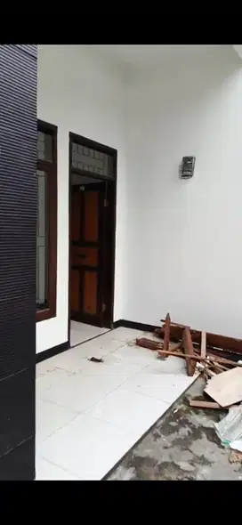 Disewakan Rumah plus Toko di jln Utama Gunung Batu