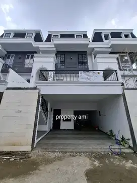 rumah strategis di Pejaten Barat dekat tol pancoran  Jakpus