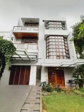 Disewakan rumah strategis nyaman di BONA VISTA RESIDENCE