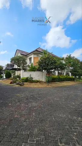 Dijual Rumah Hook Megah di Villa Golf Boulevard, Araya Malang