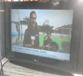 TV tabung second LG 21 inchi slim