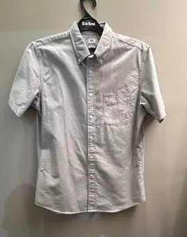 kemeja uniqlo abu muda
