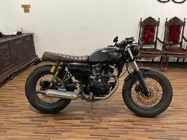 Sepeda Motor Kawasaki W175 cafe custom mulus terawat