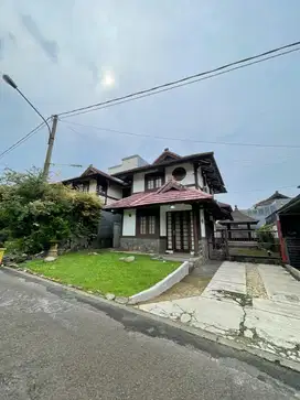 Dijual cepat rumah langsung hadap area hijau view bagus