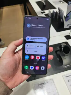 Preorder Samsung Z Flip 7