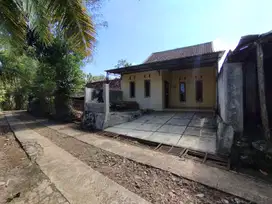 Rumah siap huni di dekat kota Semanu