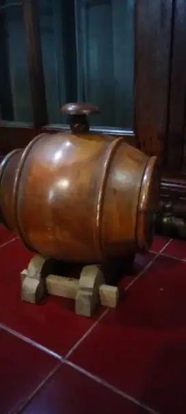 Tempat minum kayu