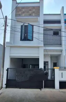 Dijual CEPAT! Rumah 2 Lantai Luas di Perumahan Pelindo II Cilincing