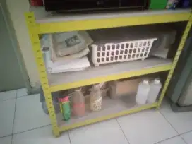 Rak besi untuk taro barang