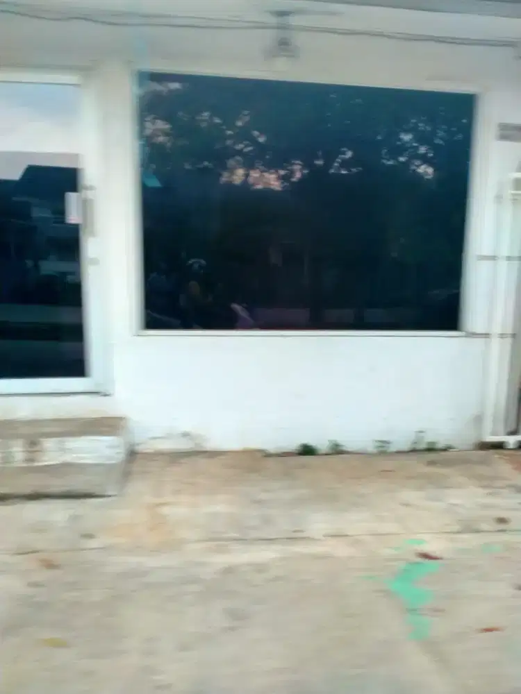 Disewakan toko kecil